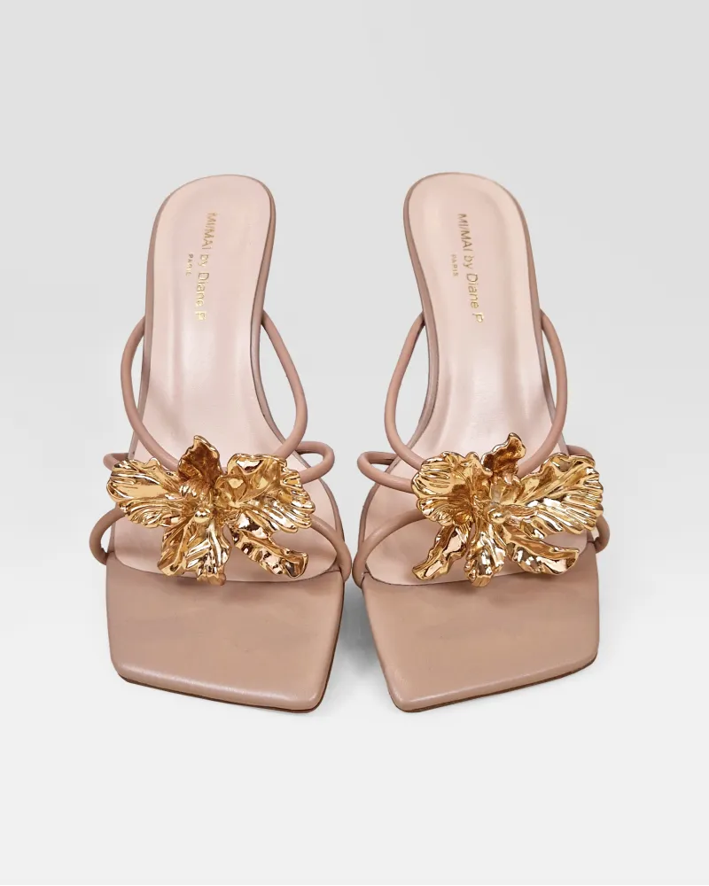 Mules à brides en cuir beige et accessoires interchangeables Thira Nude