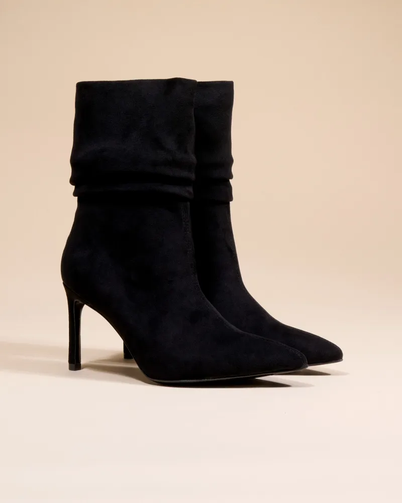 HIGH HEELED BOOTS WITH POINTED TOES ZAHA BLACK