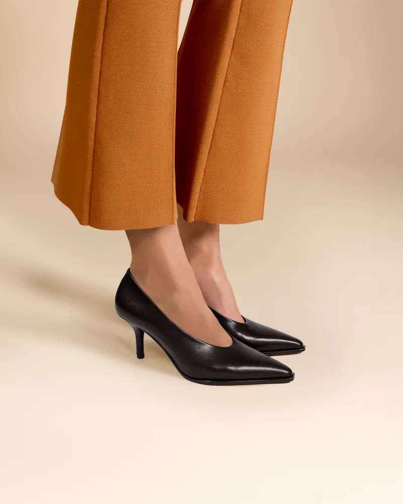 Pointed-toe Black leather Stilettos Anna Black