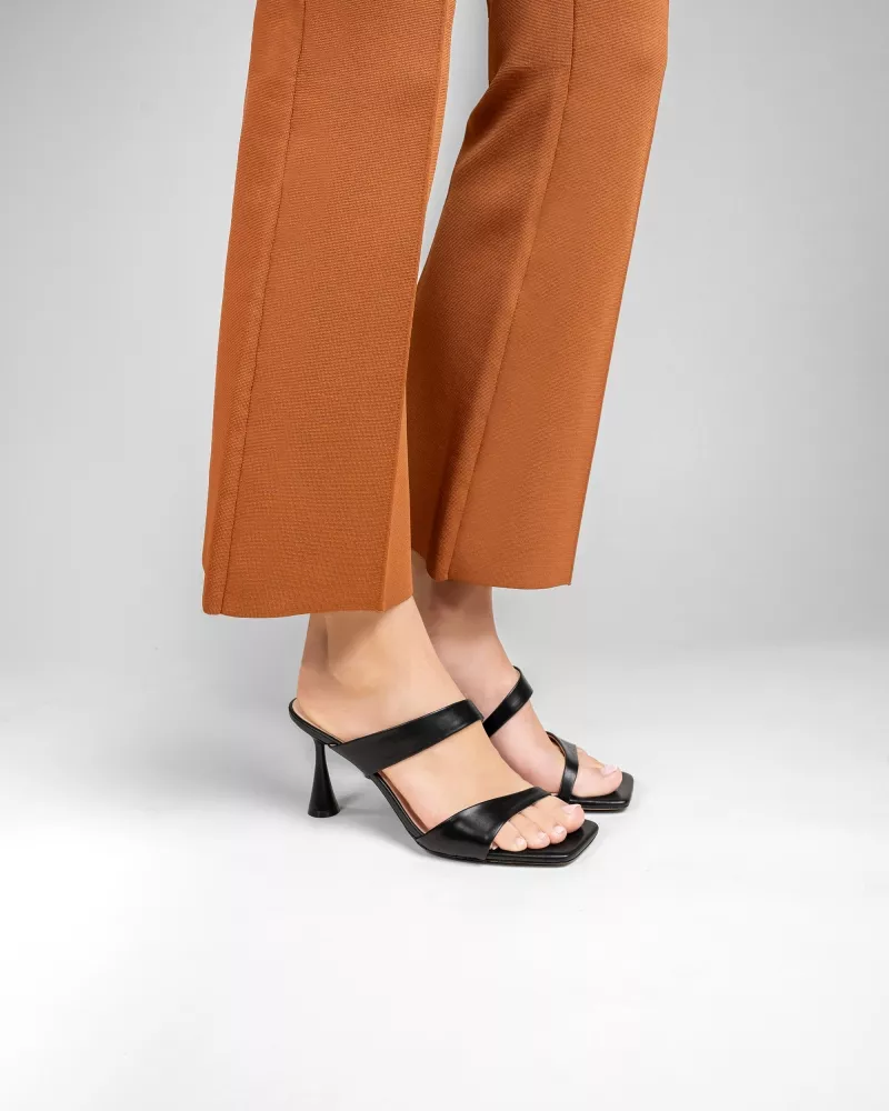 Black leather mule sandal with high heel and square toe Tara Black