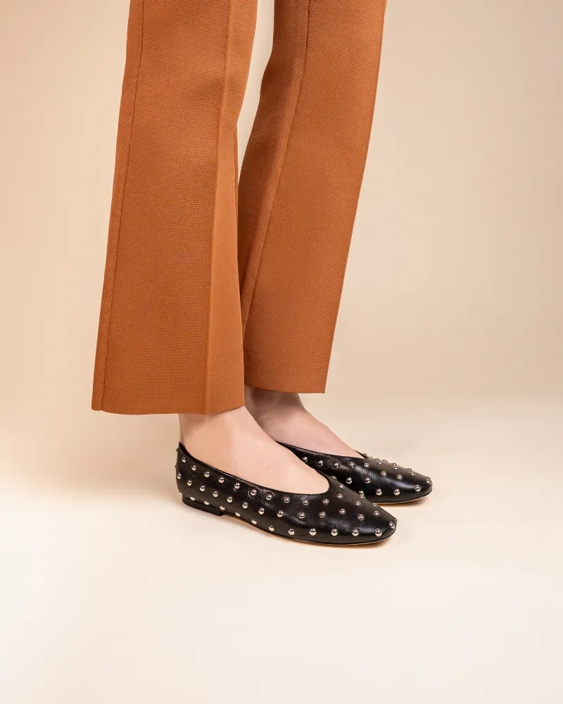 Studded ballerina in black leather Dieter Black Stud