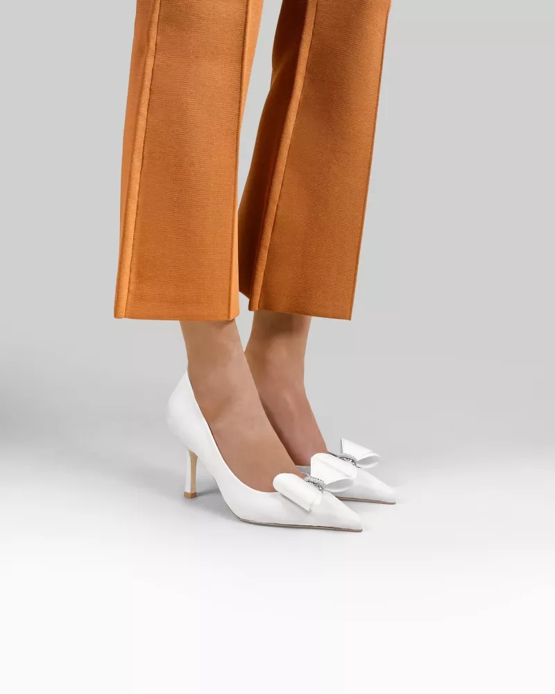 Pointy Pumps in white leather with bow and crystal ornaments Iris White Leather