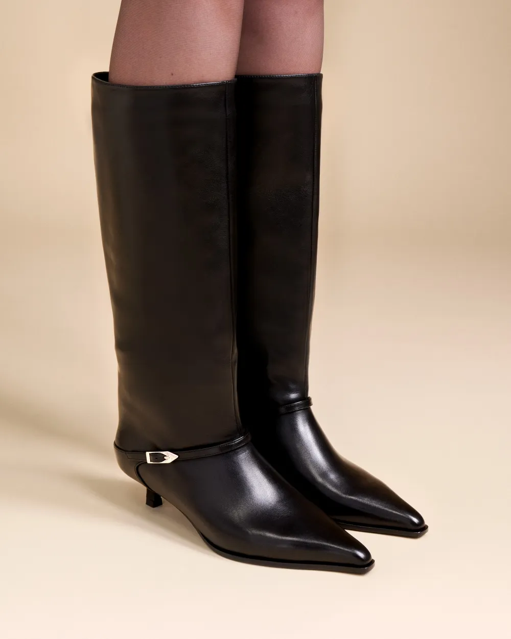 LOW-HEELED BOOTS WITH POINTED TOES EILEEN BLACK
