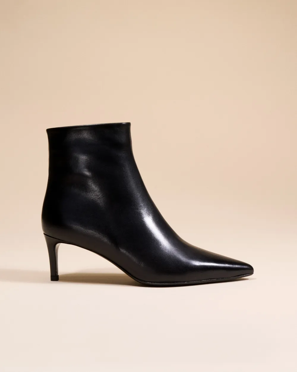 Ankle boots with heel and pointed toe Noura Low Black Calf