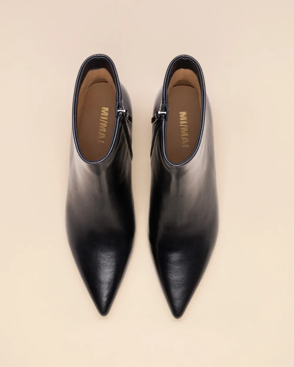 Ankle boots with heel and pointed toe Noura Low Black Calf