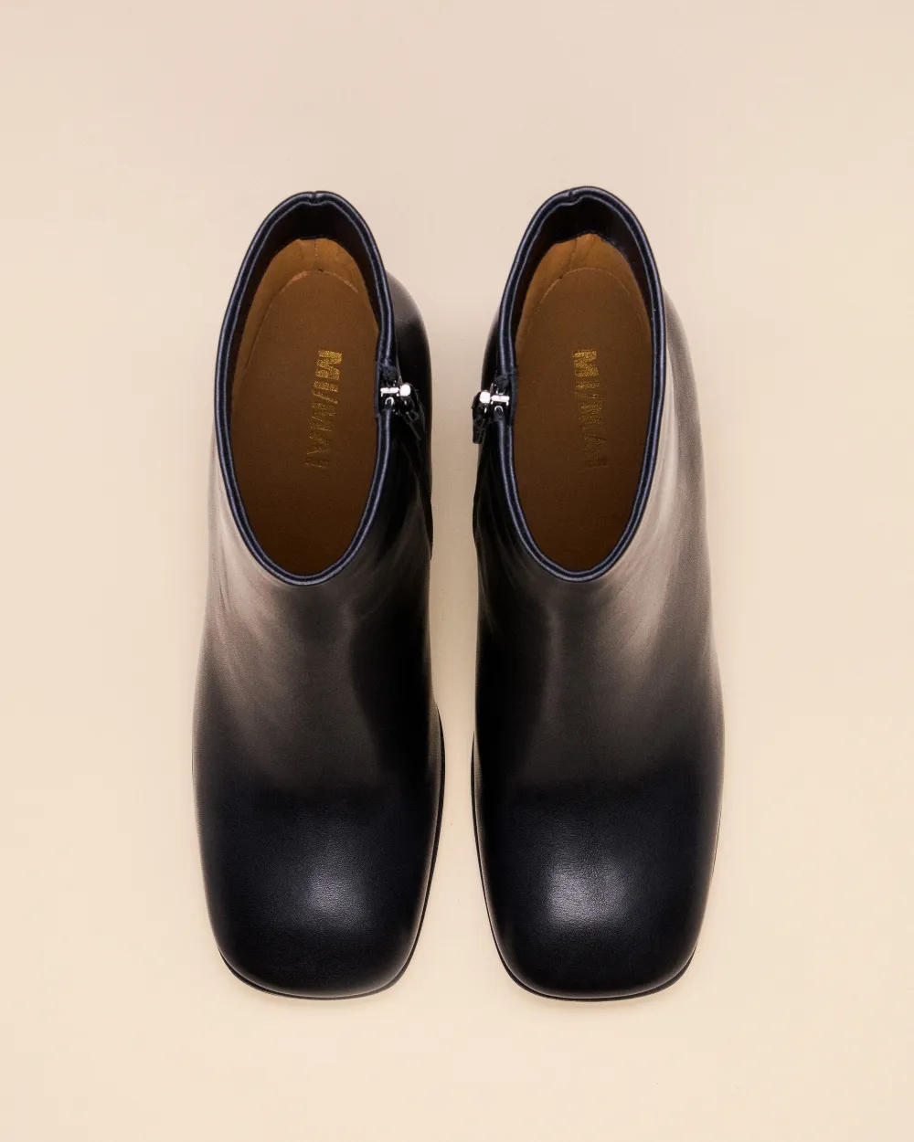 BLACK BOOTS WITH SQUARE TOES AND HIGH HEELS RAMS BLACK