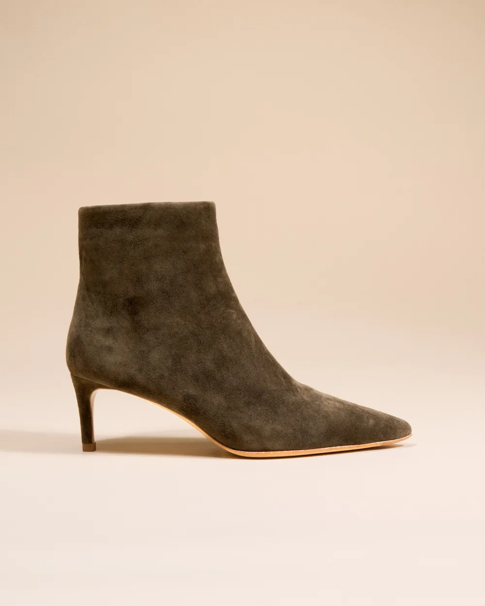Ankle boots with heel and pointed toe Noura Low kaki Suede