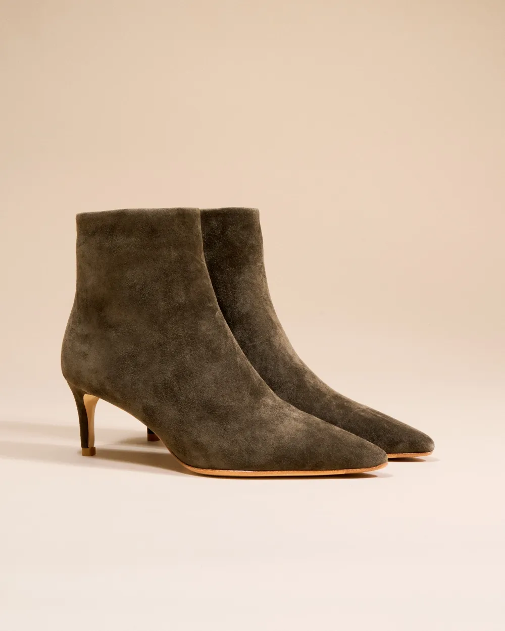 Ankle boots with heel and pointed toe Noura Low kaki Suede