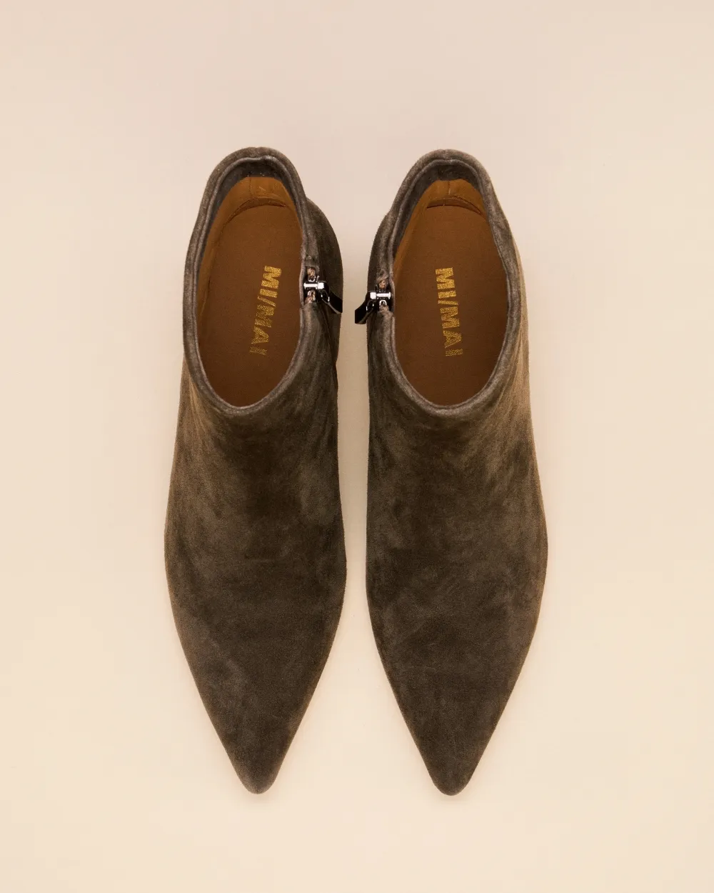 Ankle boots with heel and pointed toe Noura Low kaki Suede