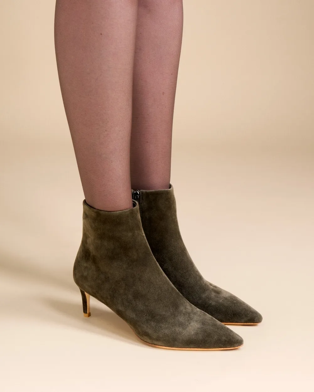 Ankle boots with heel and pointed toe Noura Low kaki Suede