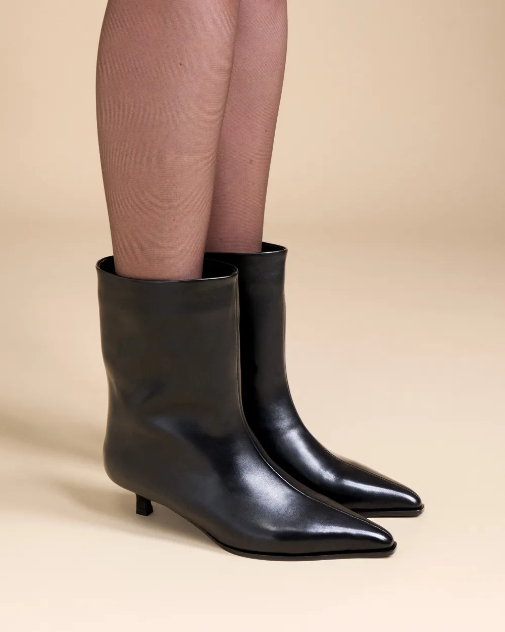 LOW-HEELED BOOTS WITH POINTED TOES WRIGHT BLACK