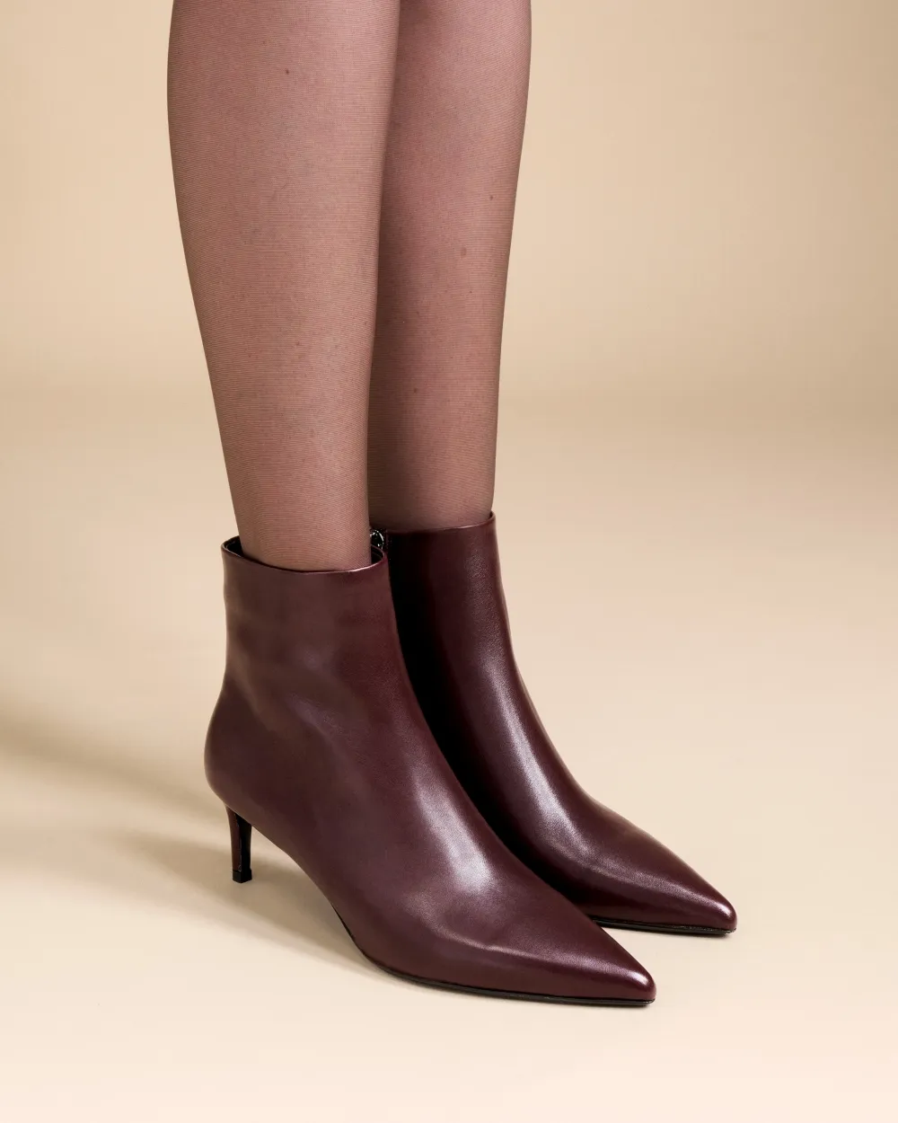 Ankle boots with heel and pointed toe Noura Low Burgundy