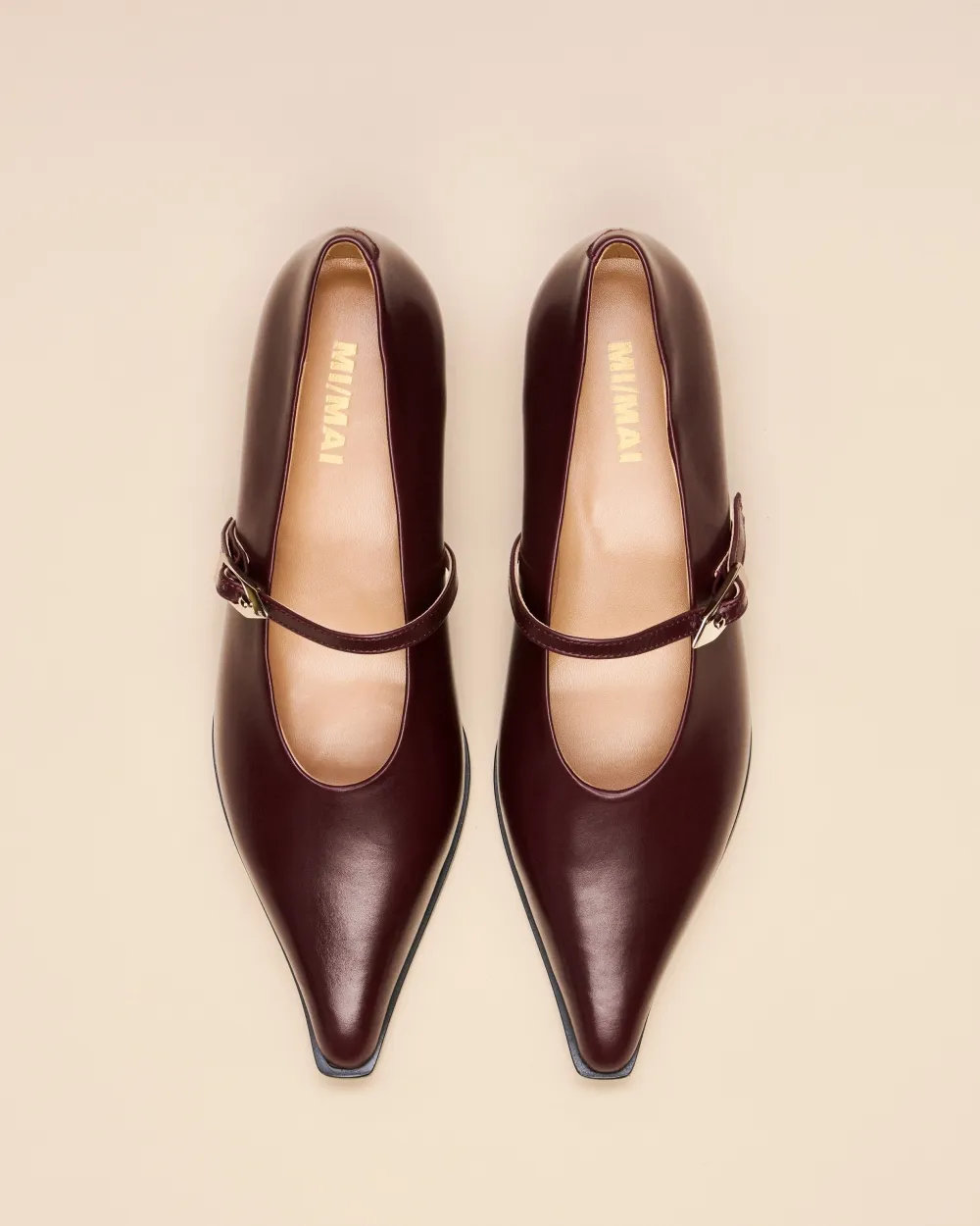 Pointed-toe pump with strap and small spool heel in burgundy leather Renzo Burgundy