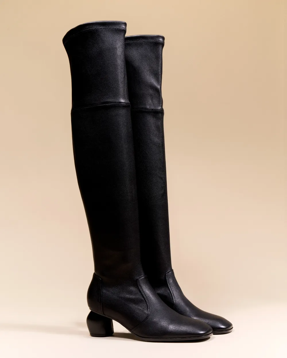 Low-heeled thigh boots Gae Low Black Lamb