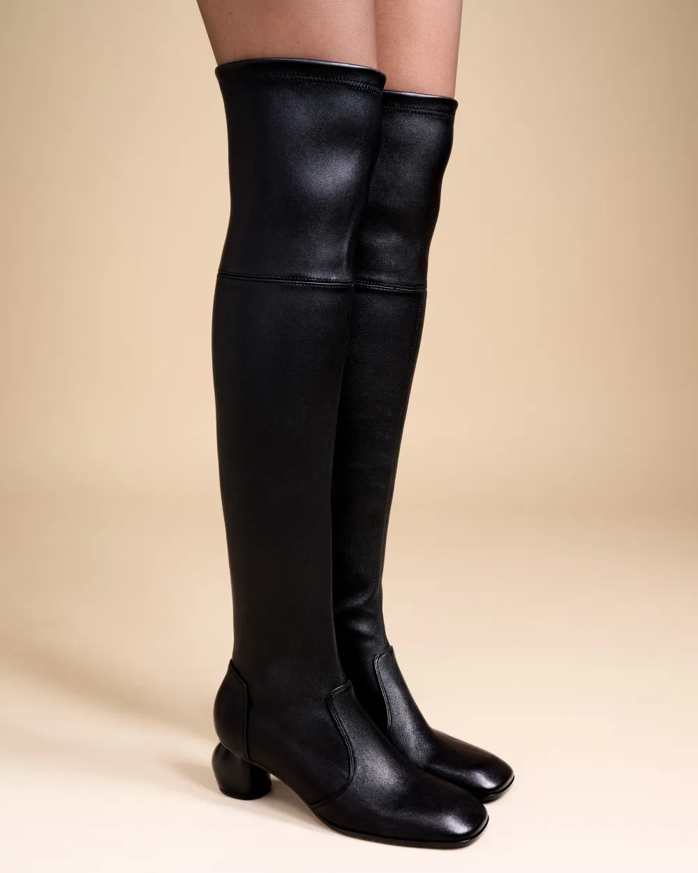 Low-heeled thigh boots Gae Low Black Lamb