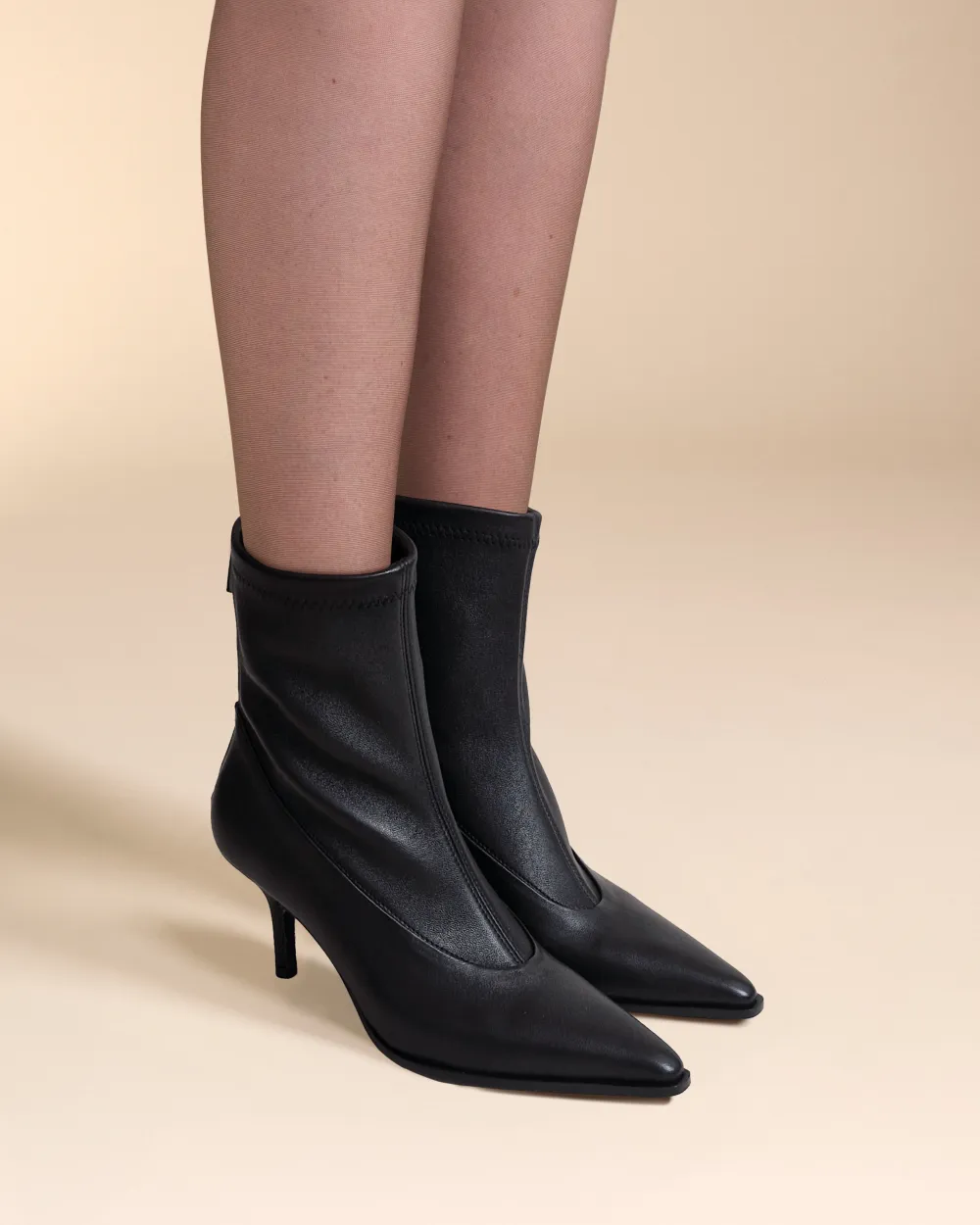 BLACK POINTED-TOE ANKLE BOOTS WITH STILETTO HEEL ANDO BLACK CALF