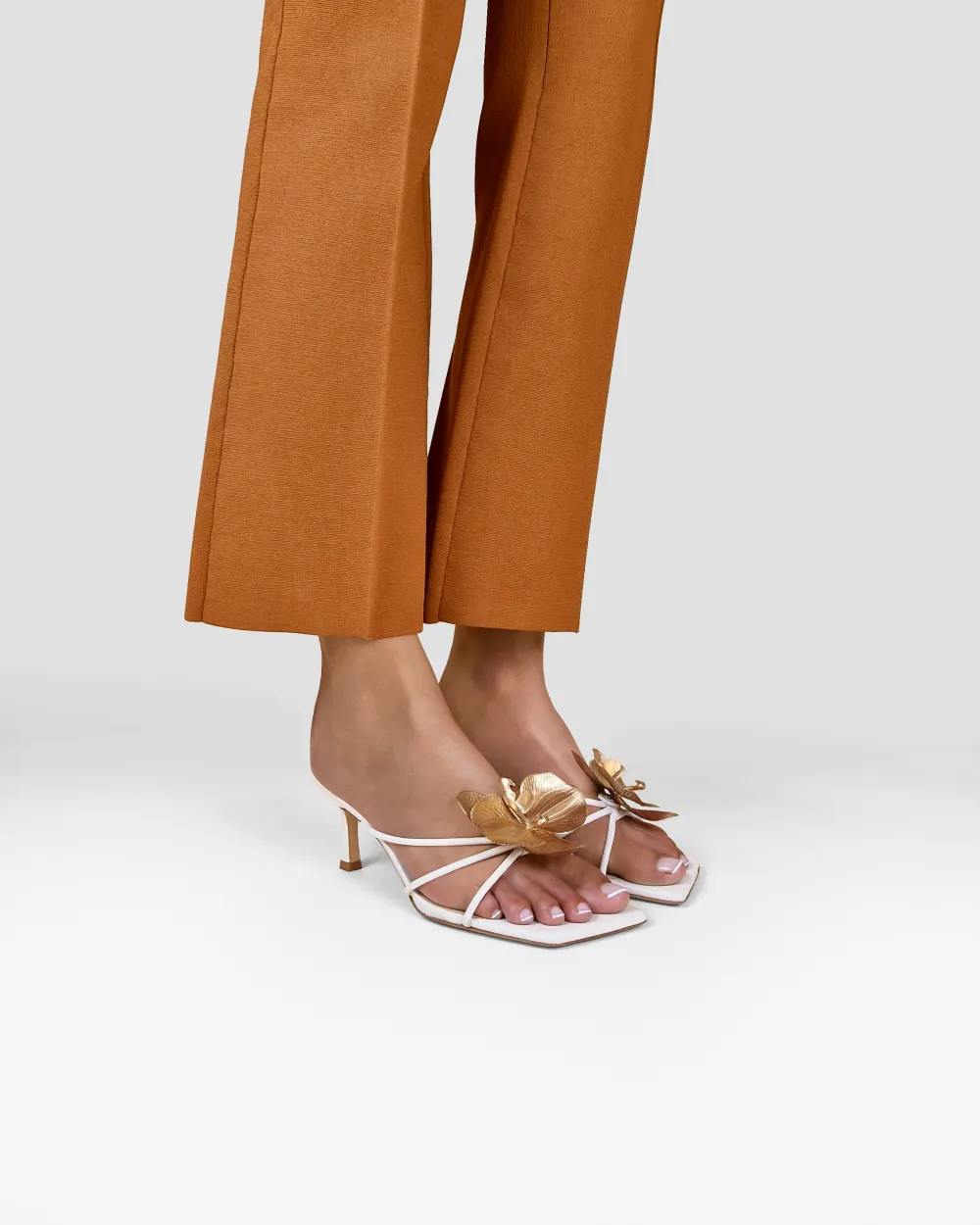 Thira White Strappy Mules with Interchangable Accessories