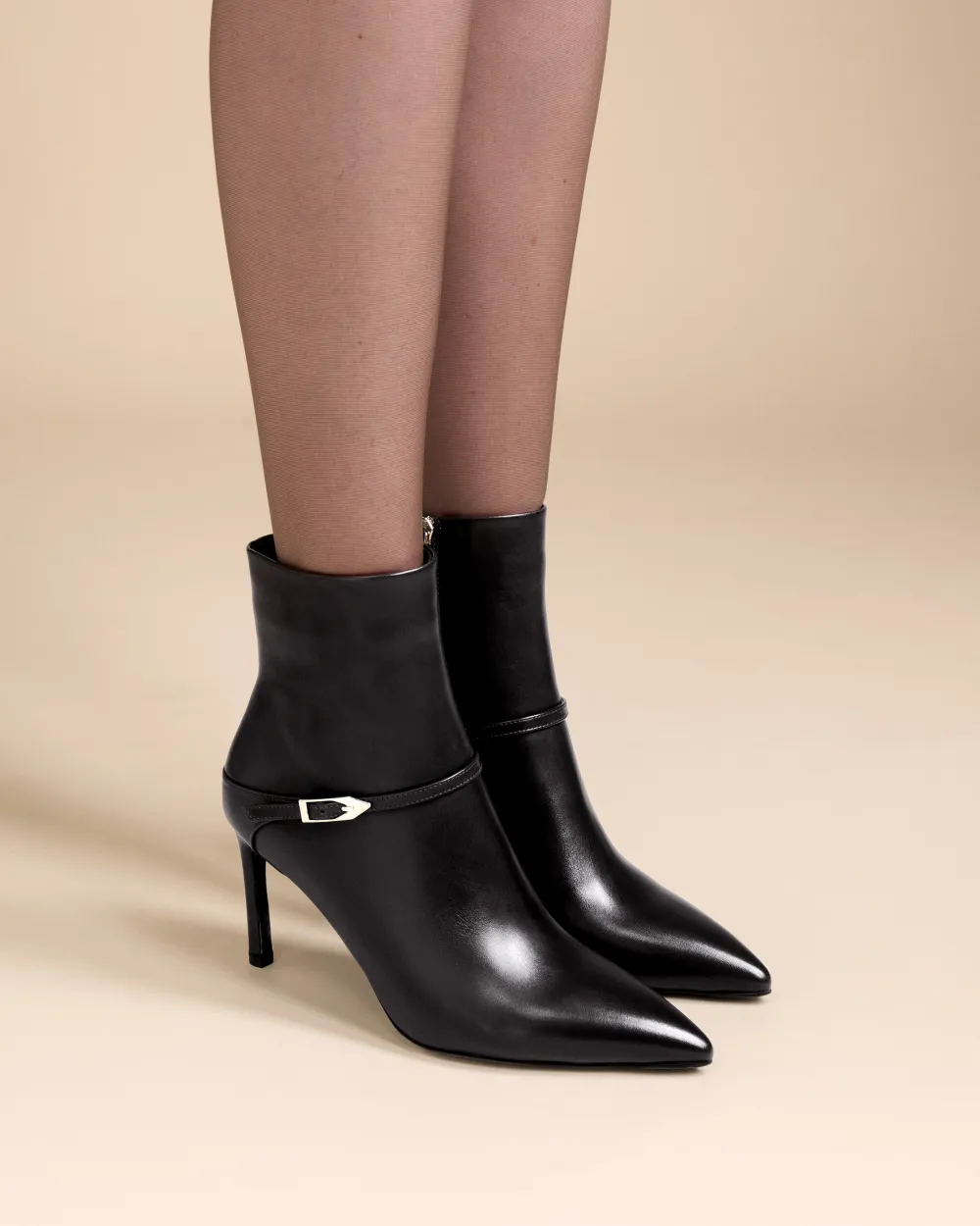 BLACK LEATHER LOW BOOTS WITH POINTED TOE AND STILETTO HEEL CALLAS BLACK CALF