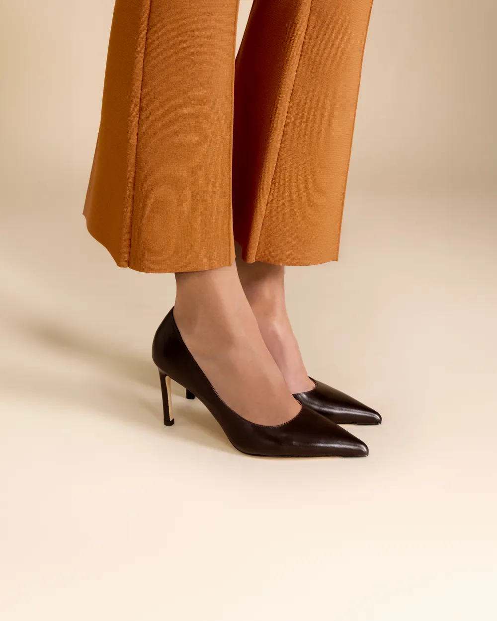 Pointed-toe leather pump Kelly Chocolate