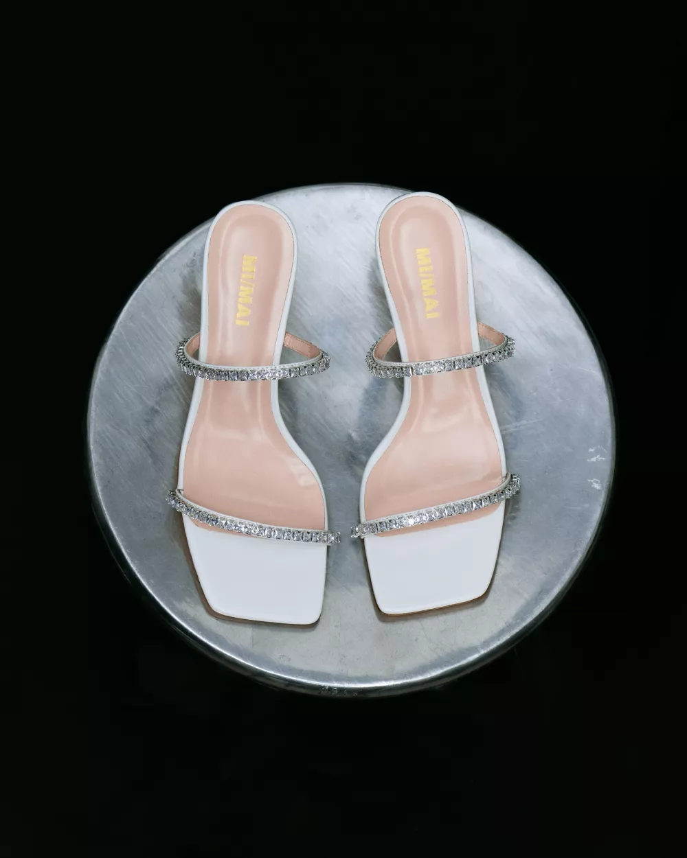 Sandale mule à petit talon et brides blanches en strass Tilda Low White Crystals