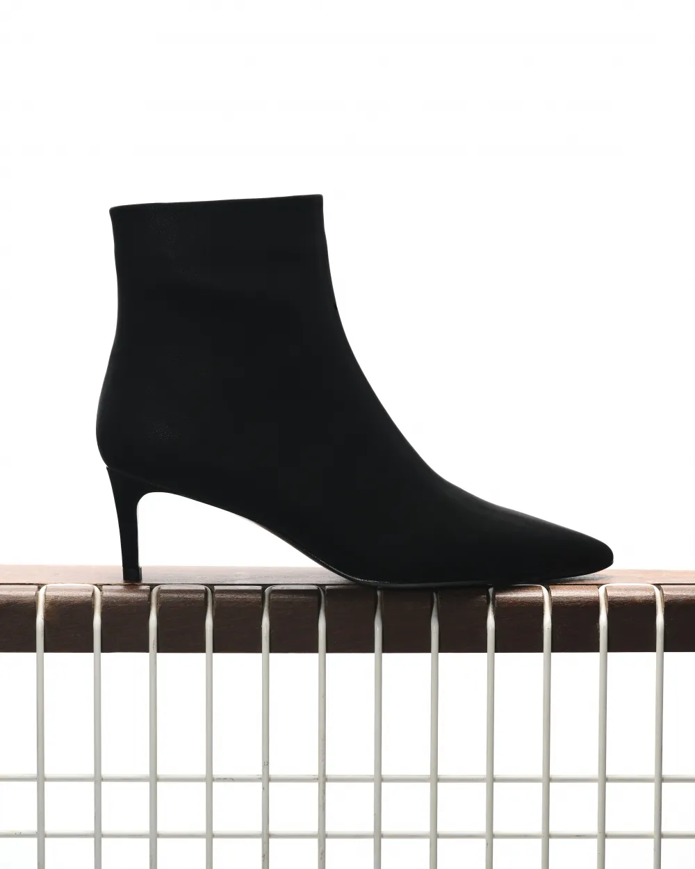 Ankle boots with heel and pointed toe Noura Low Black Mat