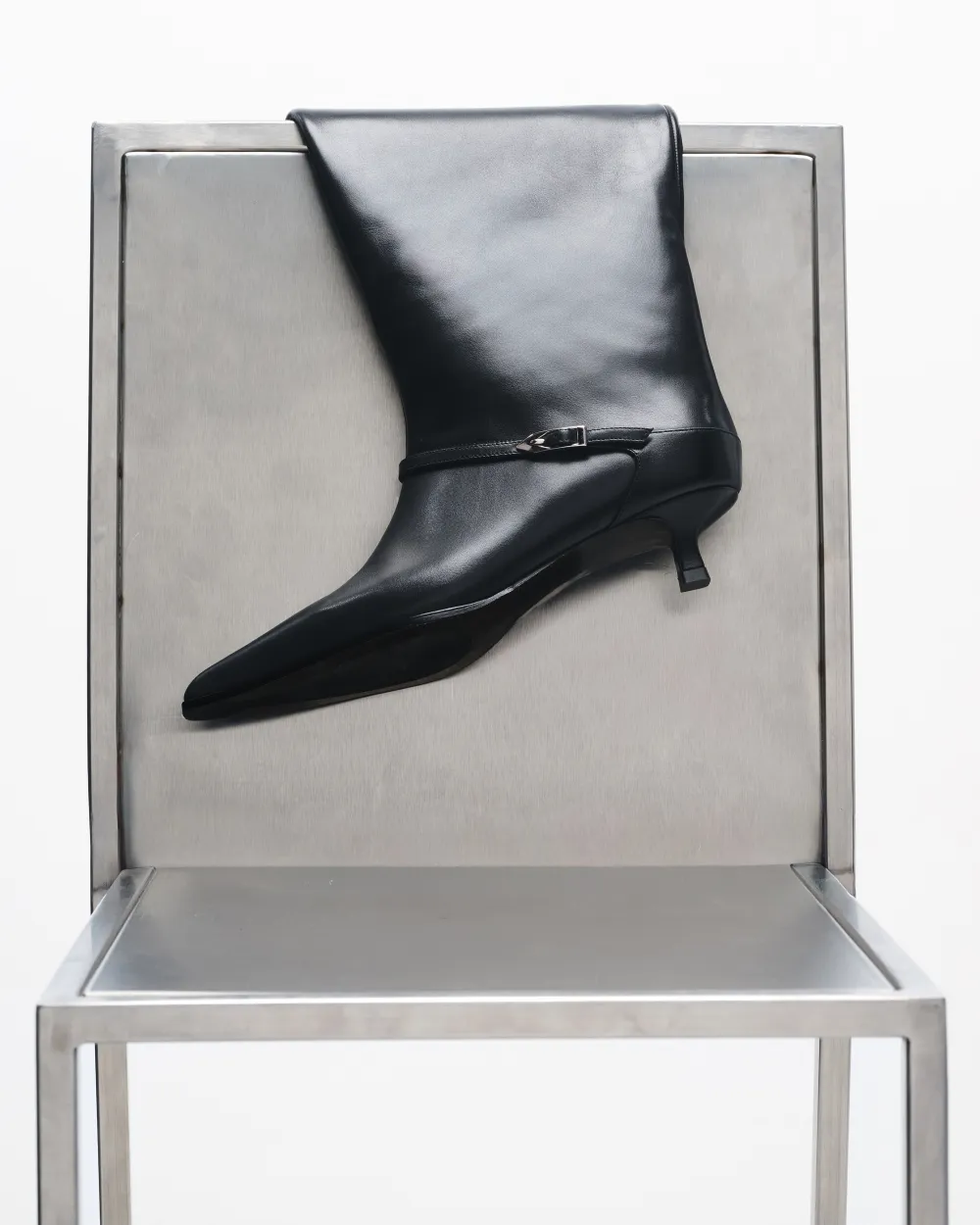 LOW-HEELED BOOTS WITH POINTED TOES EILEEN BLACK