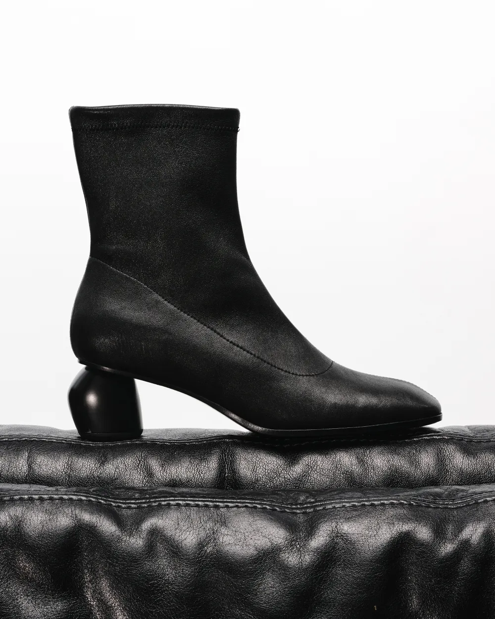 LOW-HEELED BOOTS WITH SQUARE TOES RASMUS LOW BLACK LAMB