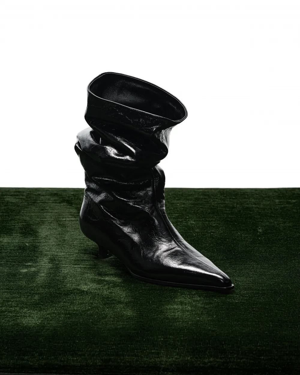 LOW-HEELED BOOTS WITH POINTED TOES VIVIENNE CRINKLED