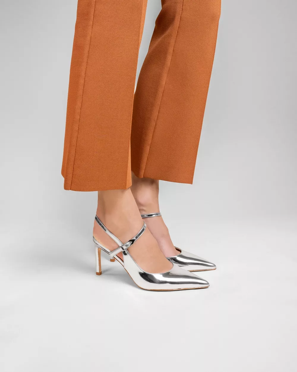 Slingback stiletto with pointed toe and silver leather strap Emy Silver Mirror