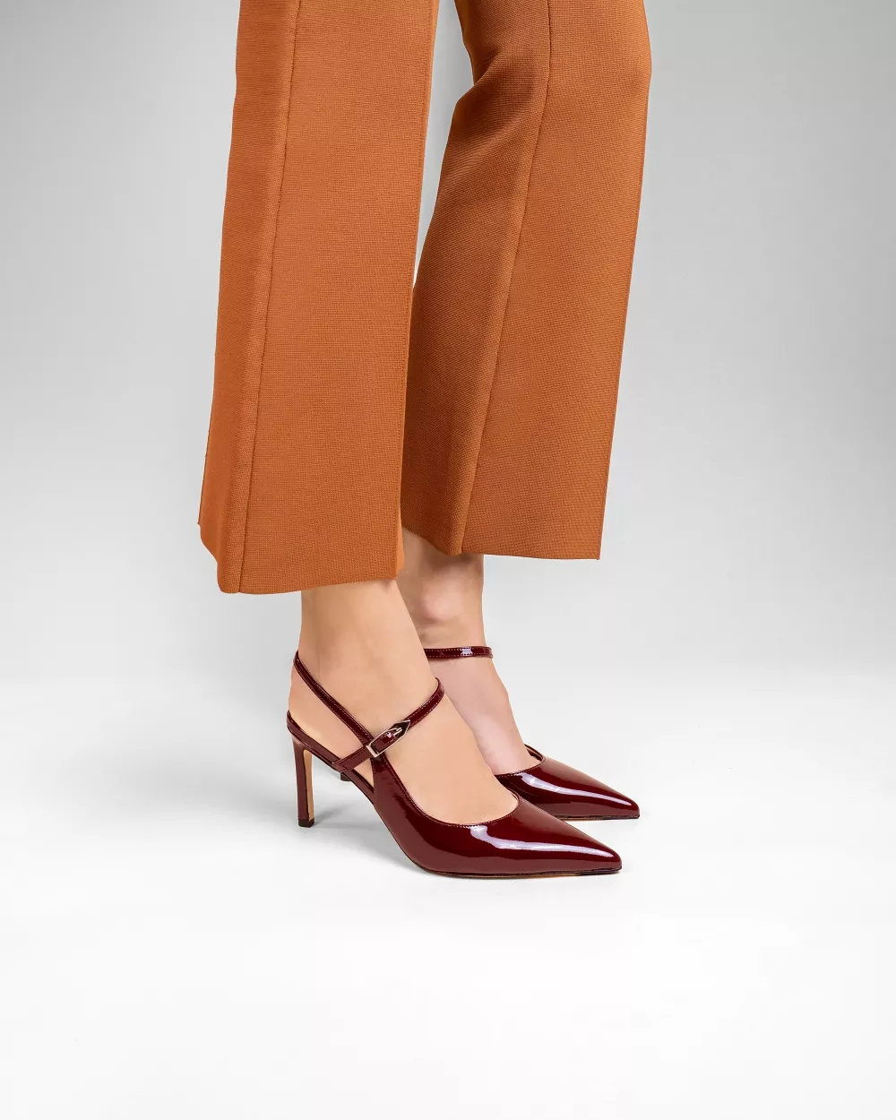 Leather slingback stiletto with pointed toe and strap Emy Burgundy Patent