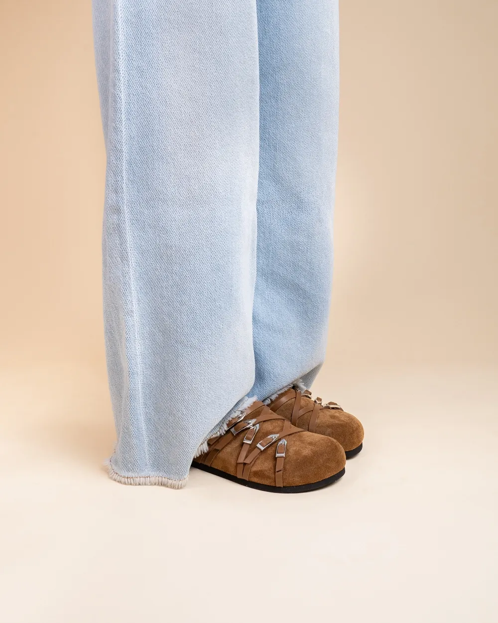 Clogs with straps and buckles Toledo Brown Suede